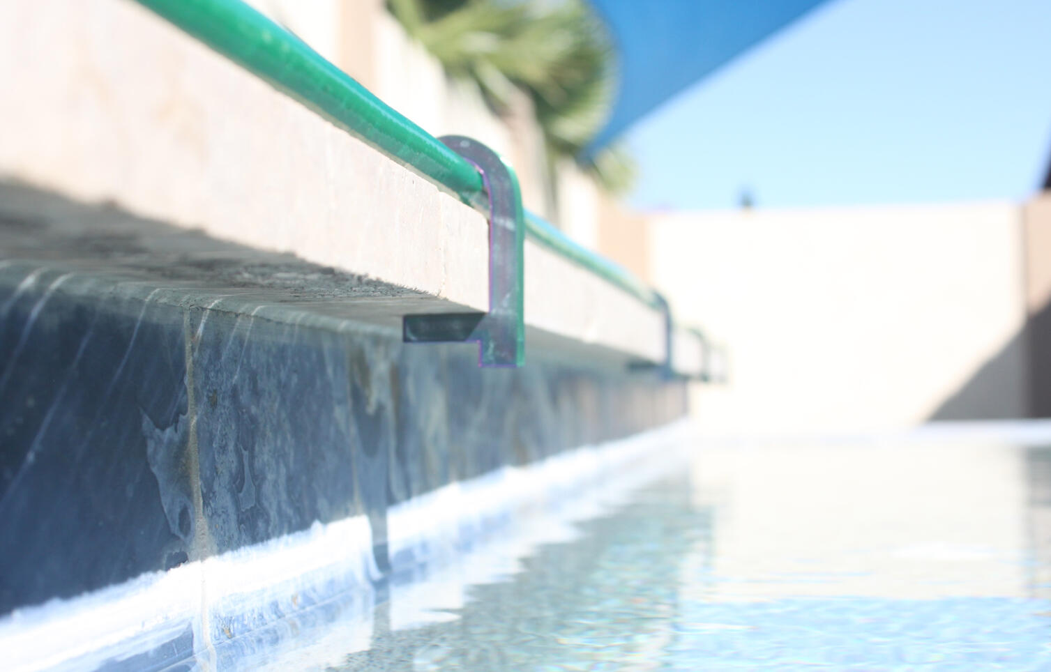 Guard your pool edges like a pro! Guard your pool edges like a pro!